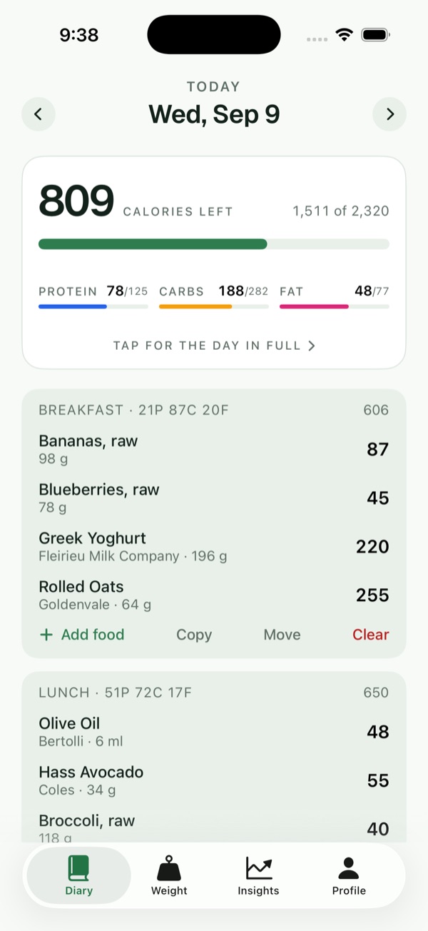 Tare on iPhone: 809 calories left, with protein, carbs and fat bars and today's breakfast